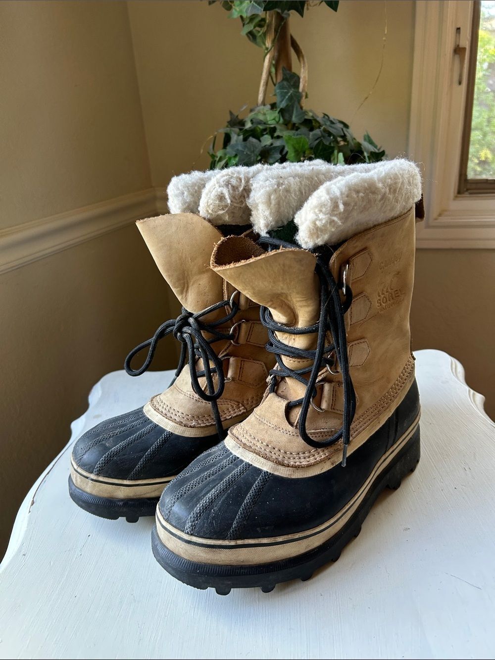 Sorel Caribou Tan and Black Waterproof Winter Lace Boots Men’s Size 7